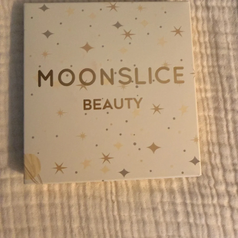 Moonslice beauty pallet in blushing moon